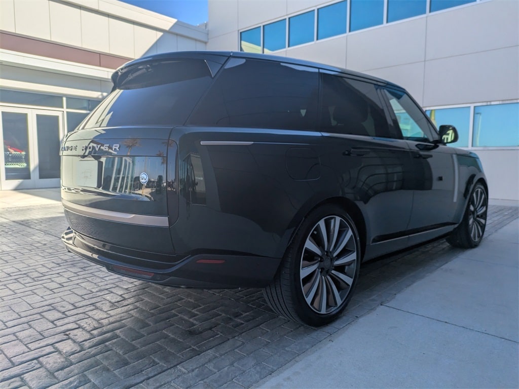 New 2026 Land Rover Range Rover SV 615PS SUV