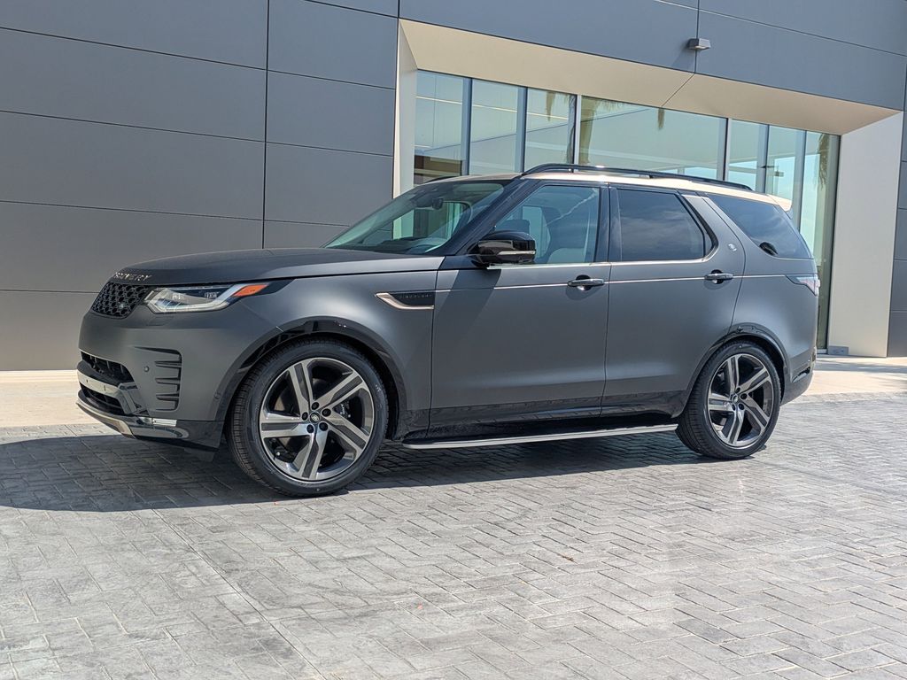 2026 Land Rover Discovery P360 Tempest Edition's photo