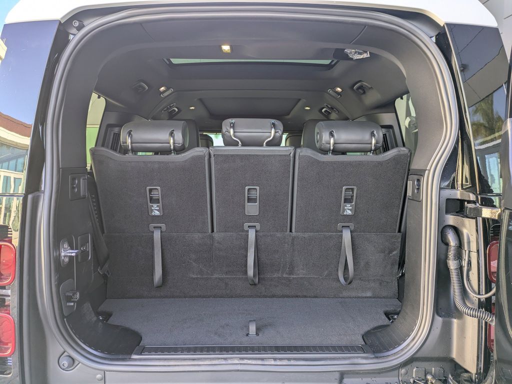 2025 Land Rover Defender S - Photo 13