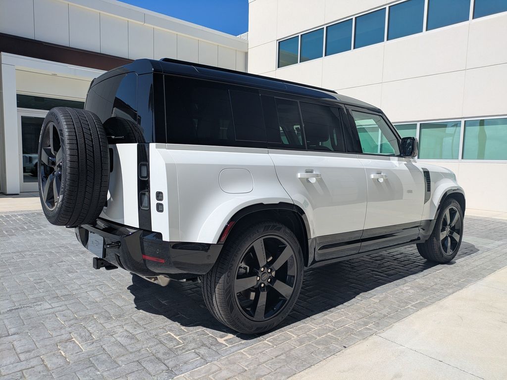 2026 Land Rover Defender X-Dynamic SE - Photo 5