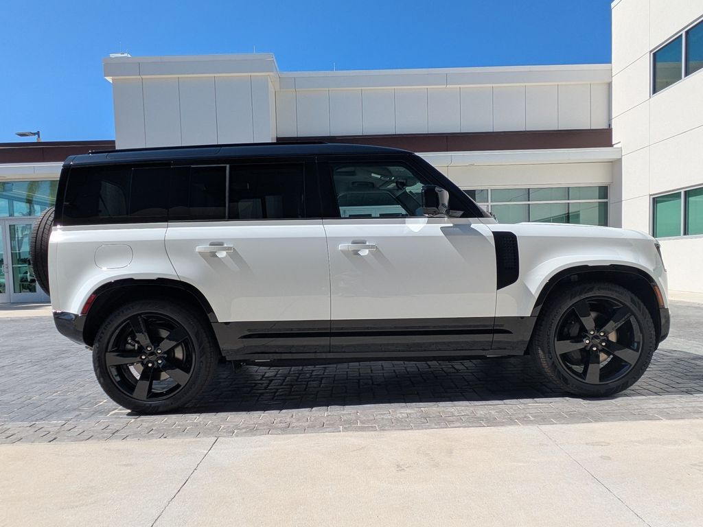2026 Land Rover Defender X-Dynamic SE - Photo 4