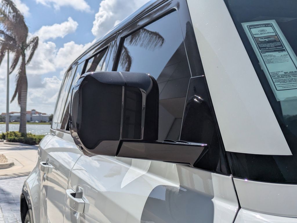 2026 Land Rover Defender X-Dynamic SE - Photo 13