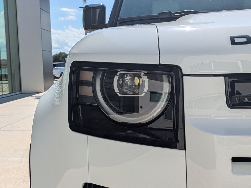2026 Land Rover Defender X-Dynamic SE - Photo 11