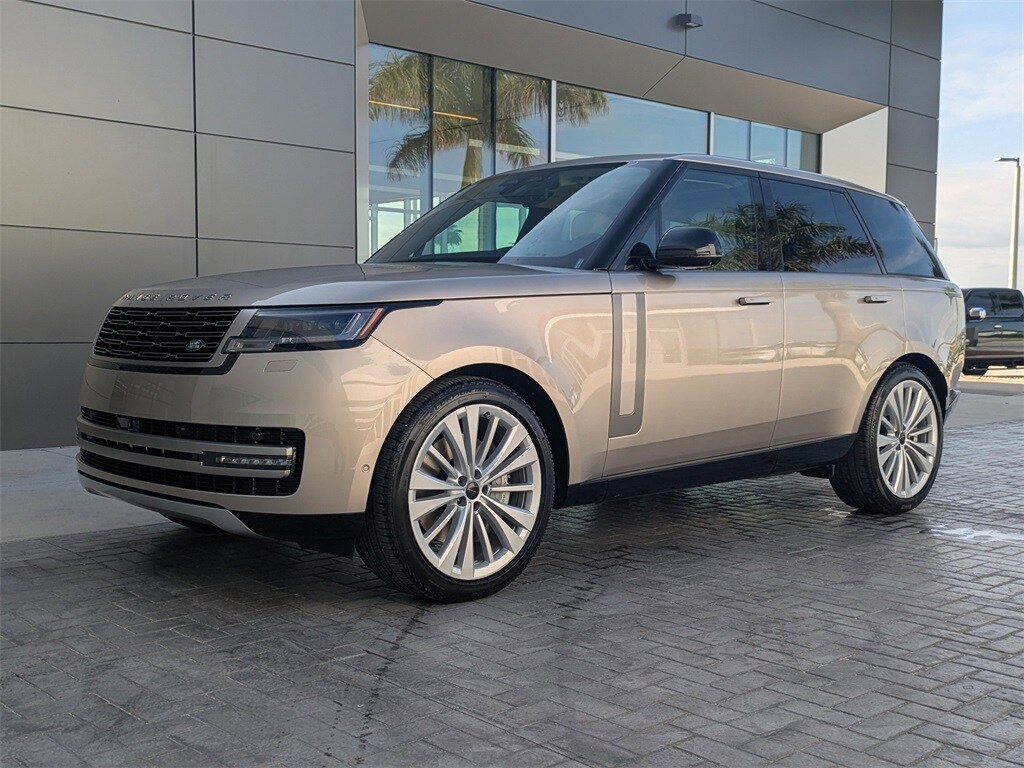 New 2026 Land Rover Range Rover SE 530PS SUV