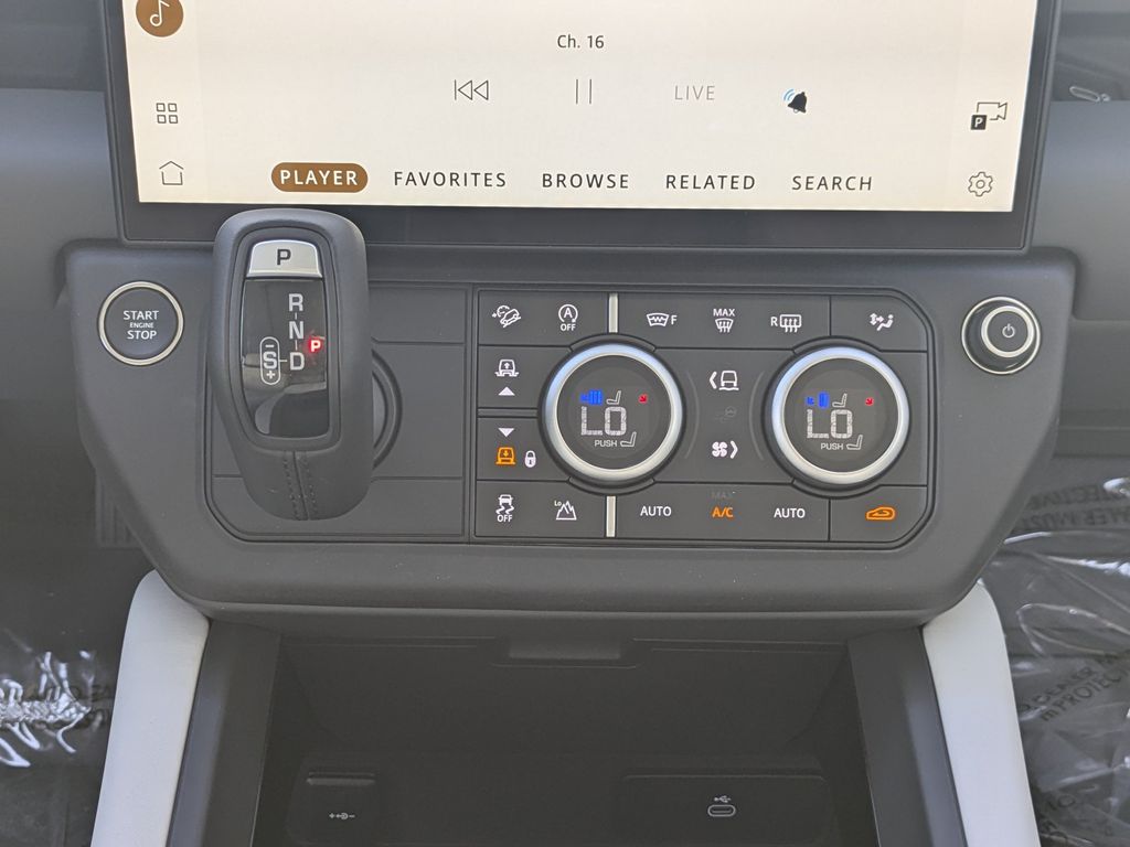 2026 Land Rover Defender X-Dynamic SE - Photo 20