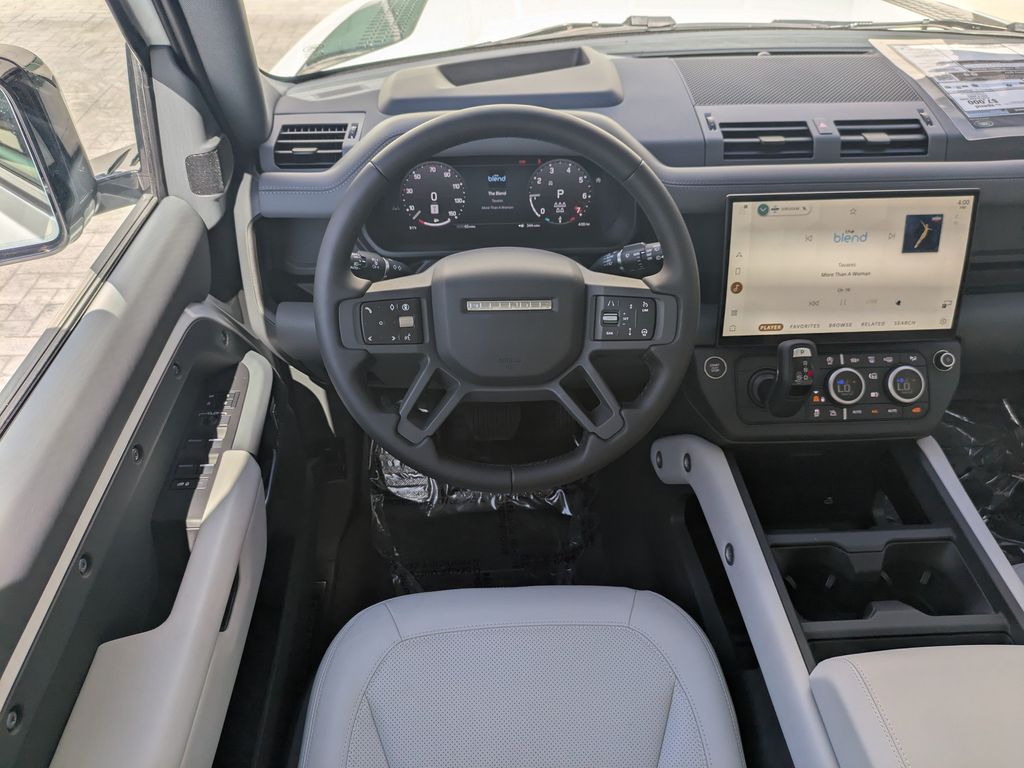2026 Land Rover Defender X-Dynamic SE - Photo 17