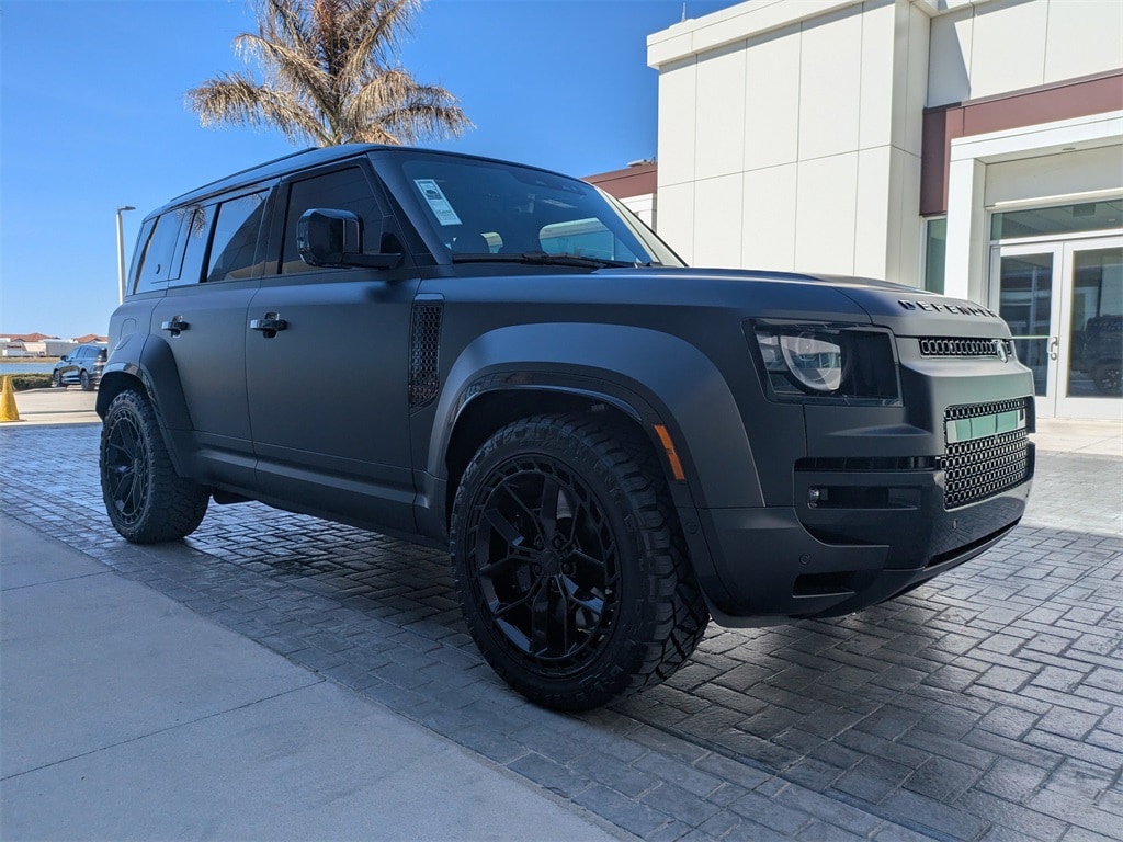 New 2026 Land Rover Defender 110 Octa Black V8 SUV