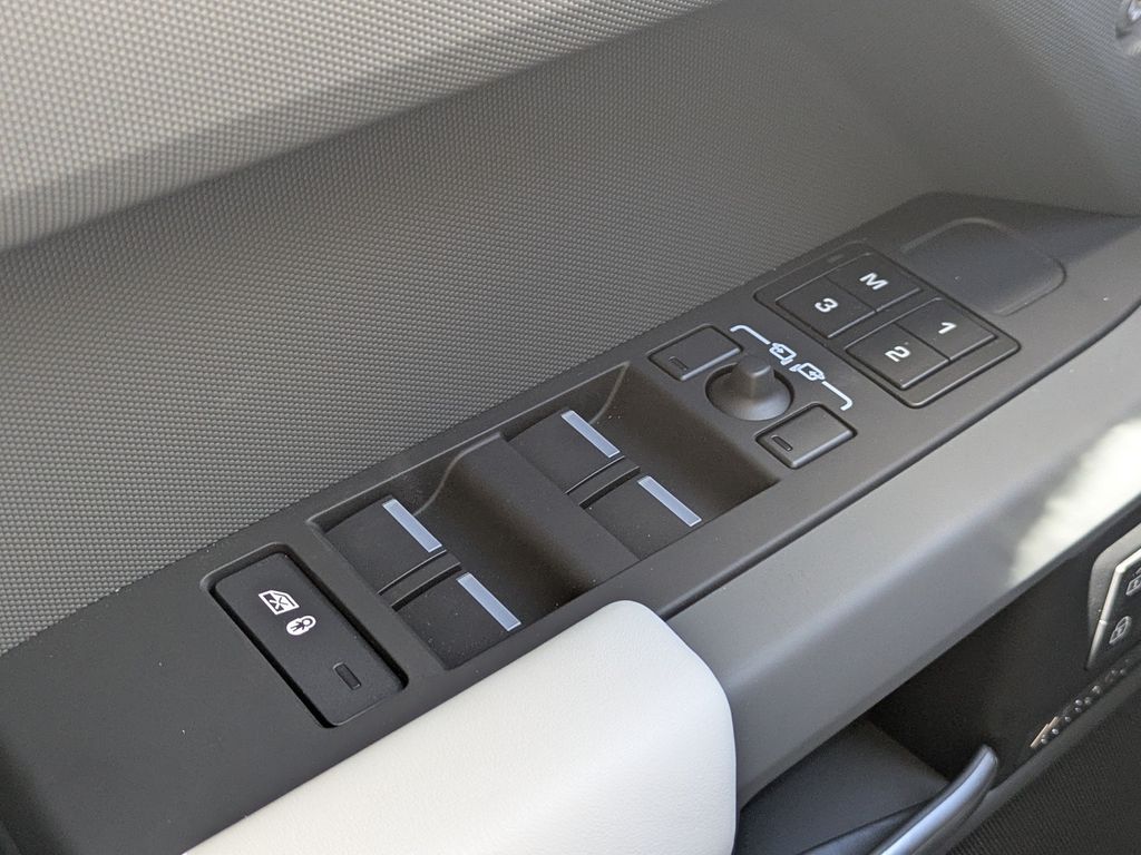 2026 Land Rover Defender X-Dynamic SE - Photo 26