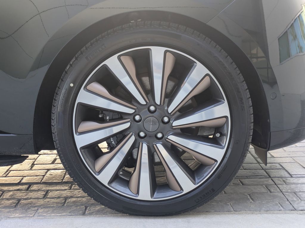 2026 Land Rover Range Rover SV - Photo 11