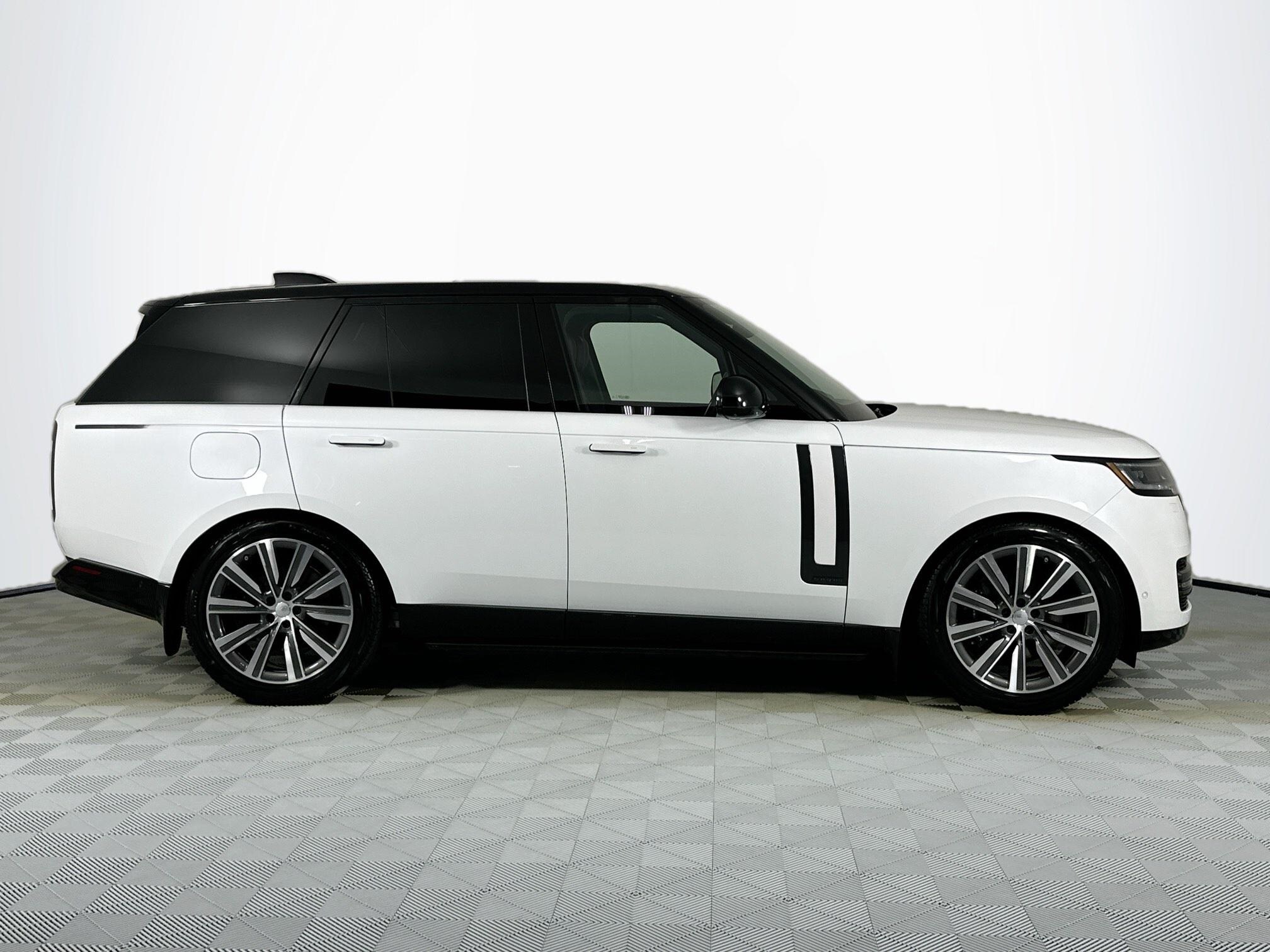 2025 Land Rover Range Rover Autobiography photo 4
