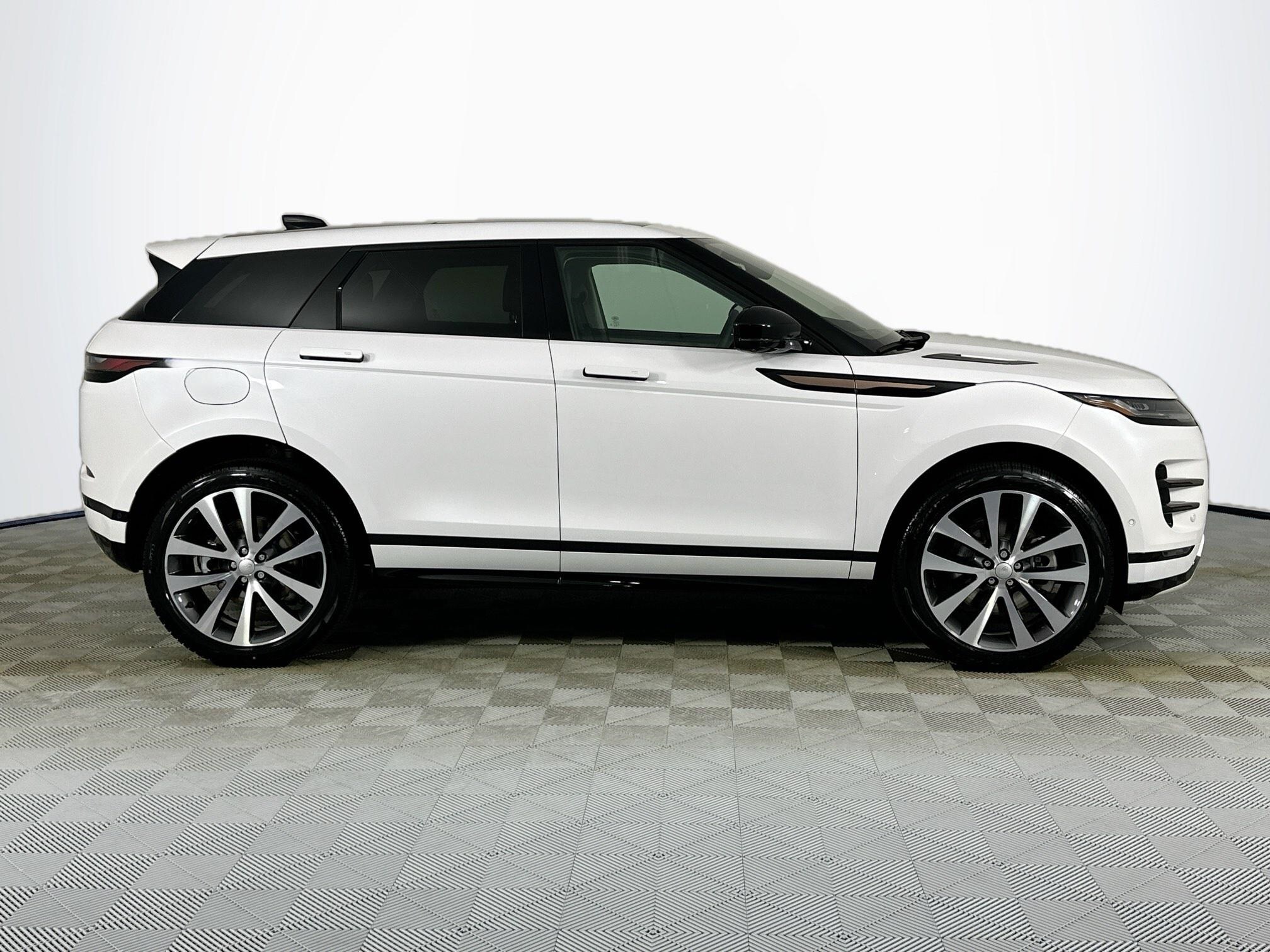2024 Land Rover Range Rover Evoque photo 4