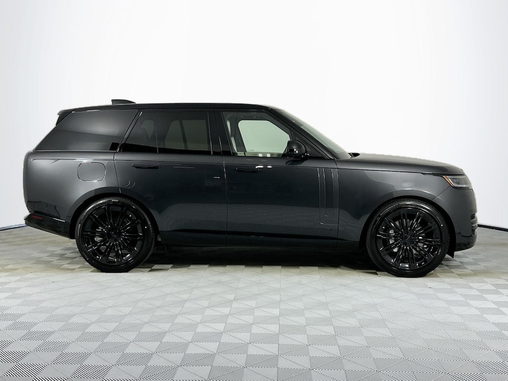 New 2026 Land Rover Range Rover SE 400PS