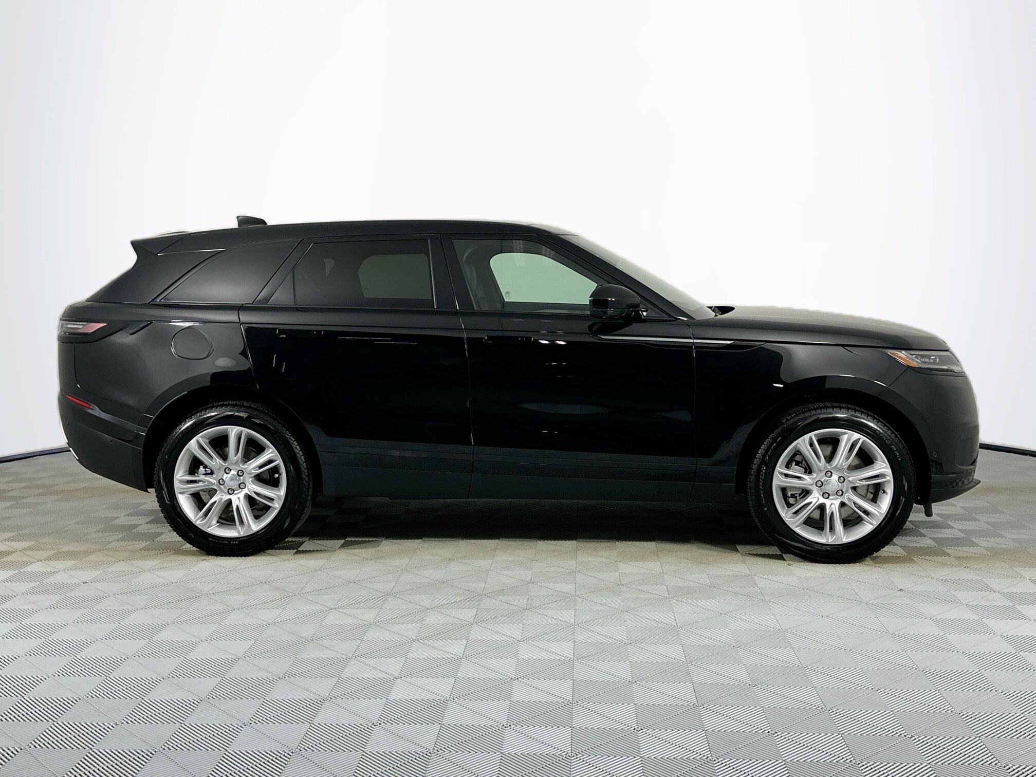 2026 Land Rover Range Rover Velar S photo 4