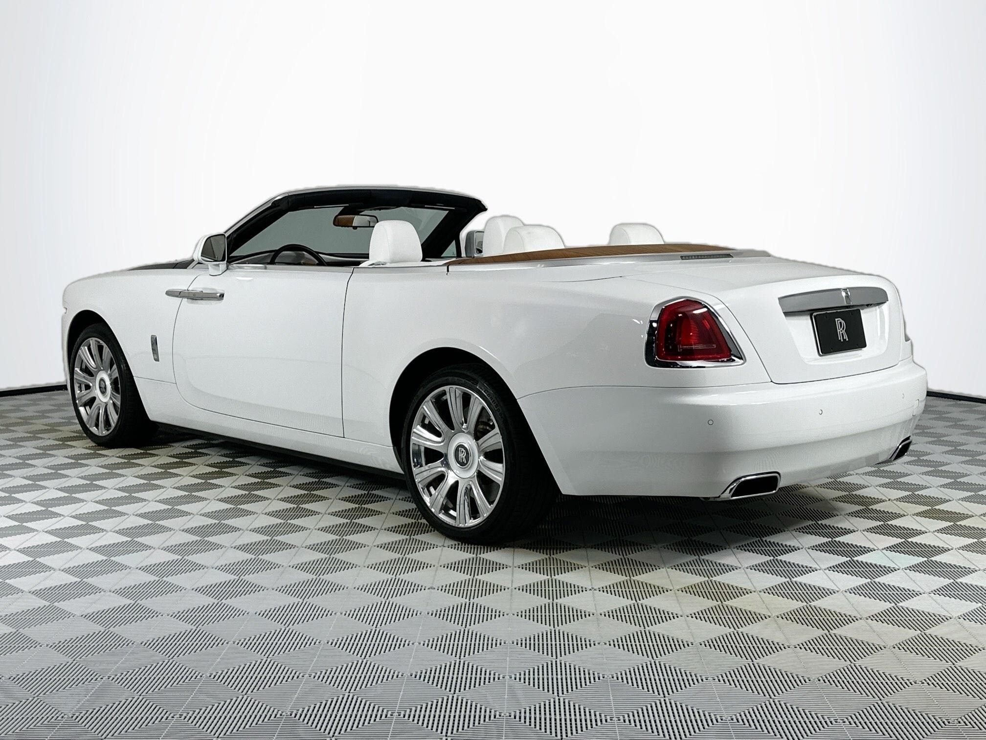 2018 Rolls Royce Dawn RR6 photo 2