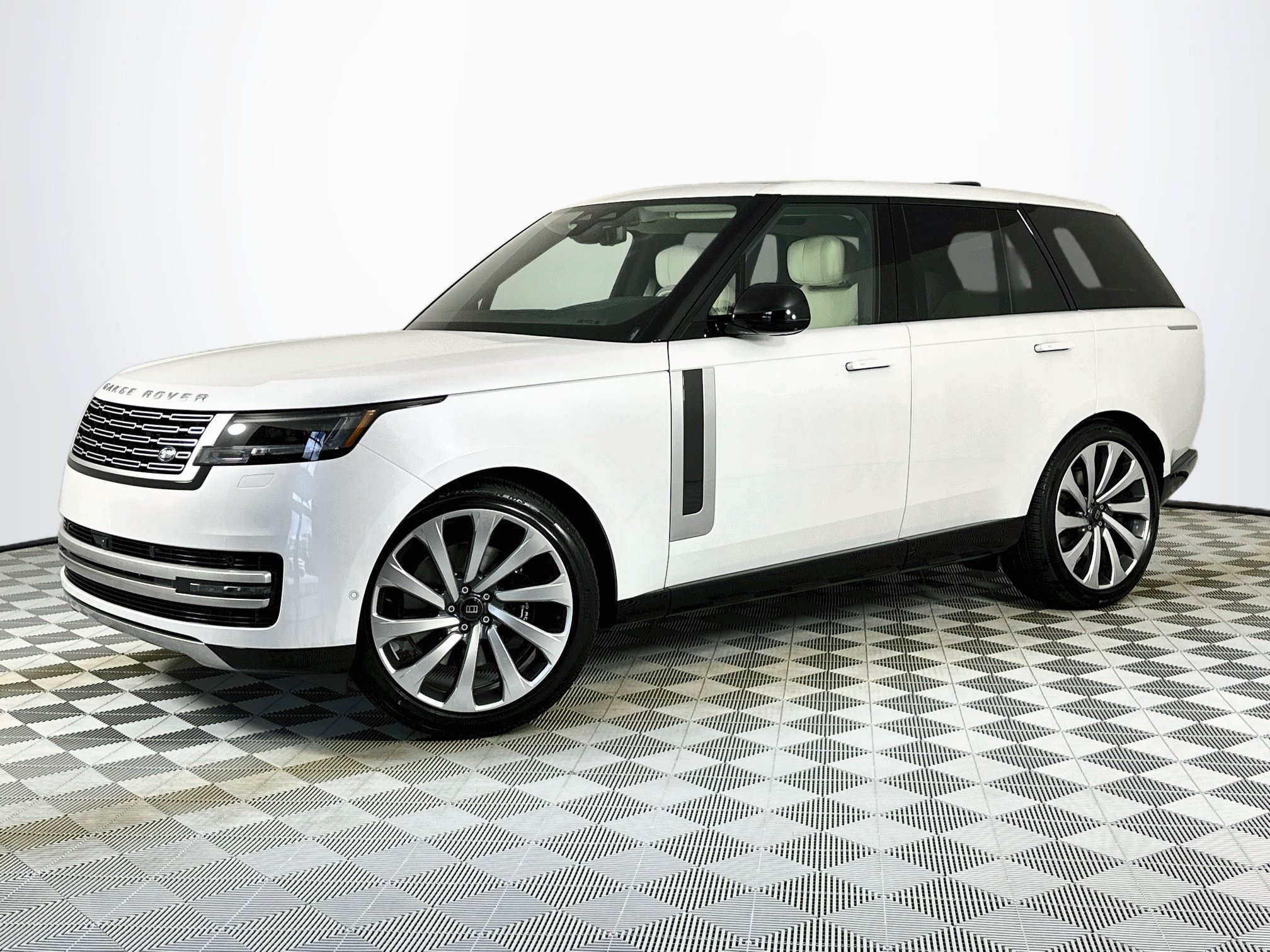 2027 Land Rover Range Rover ATB SWB P530