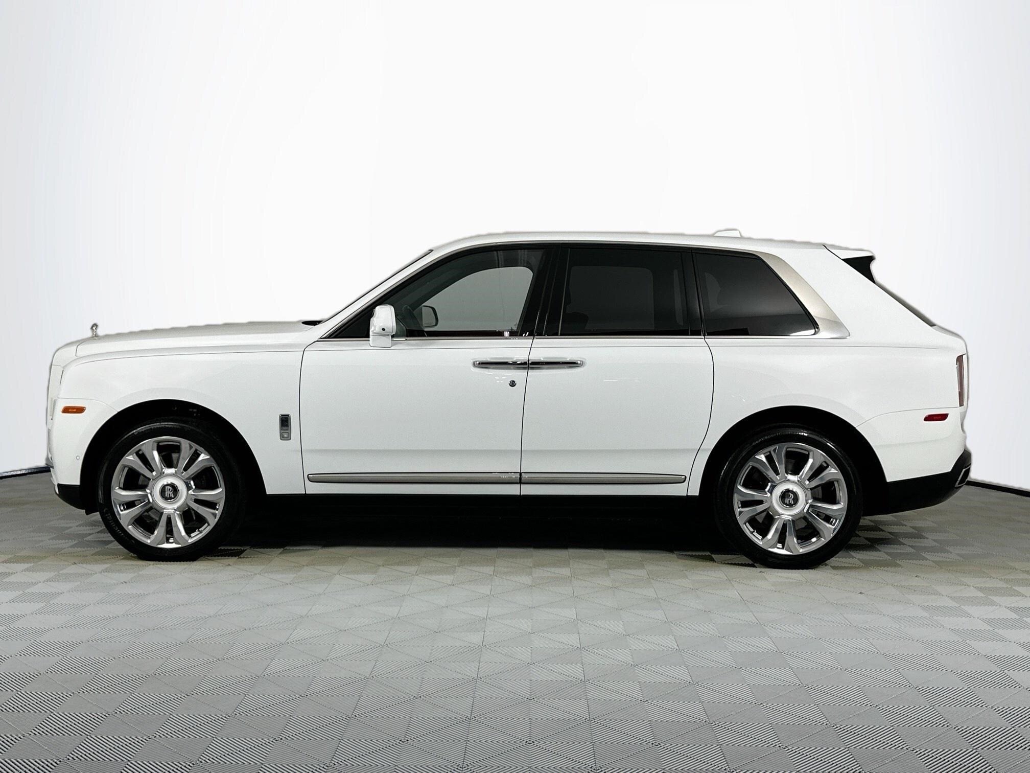 2022 Rolls Royce Cullinan RR31 photo 3