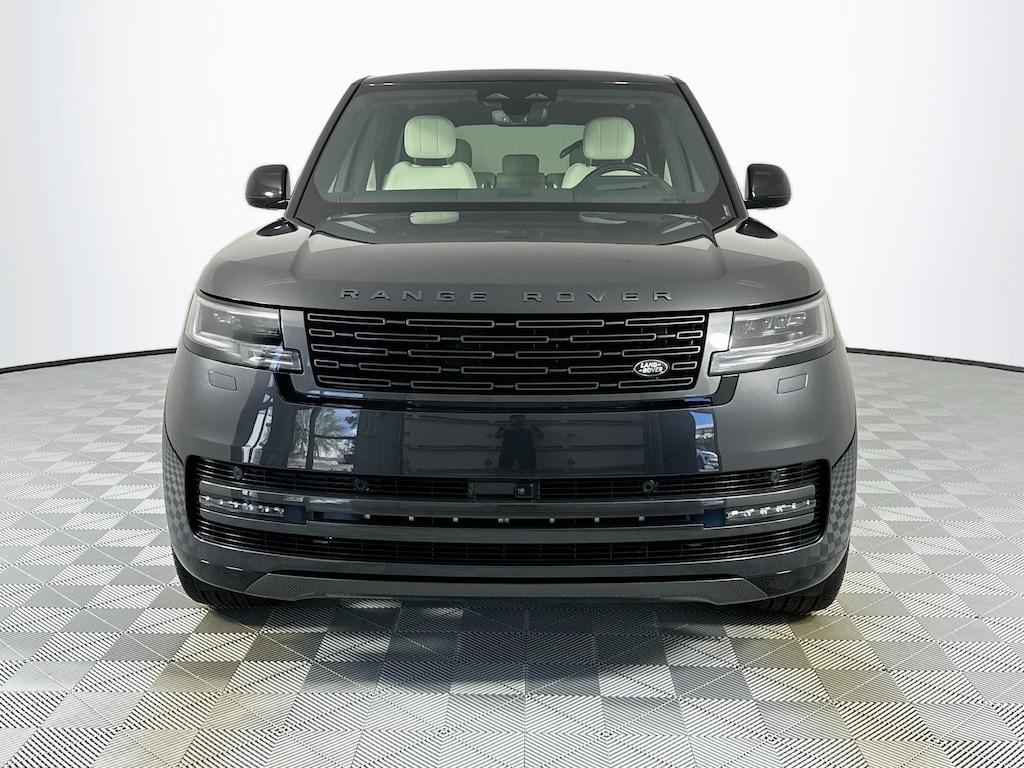 New 2026 Land Rover Range Rover SE 400PS
