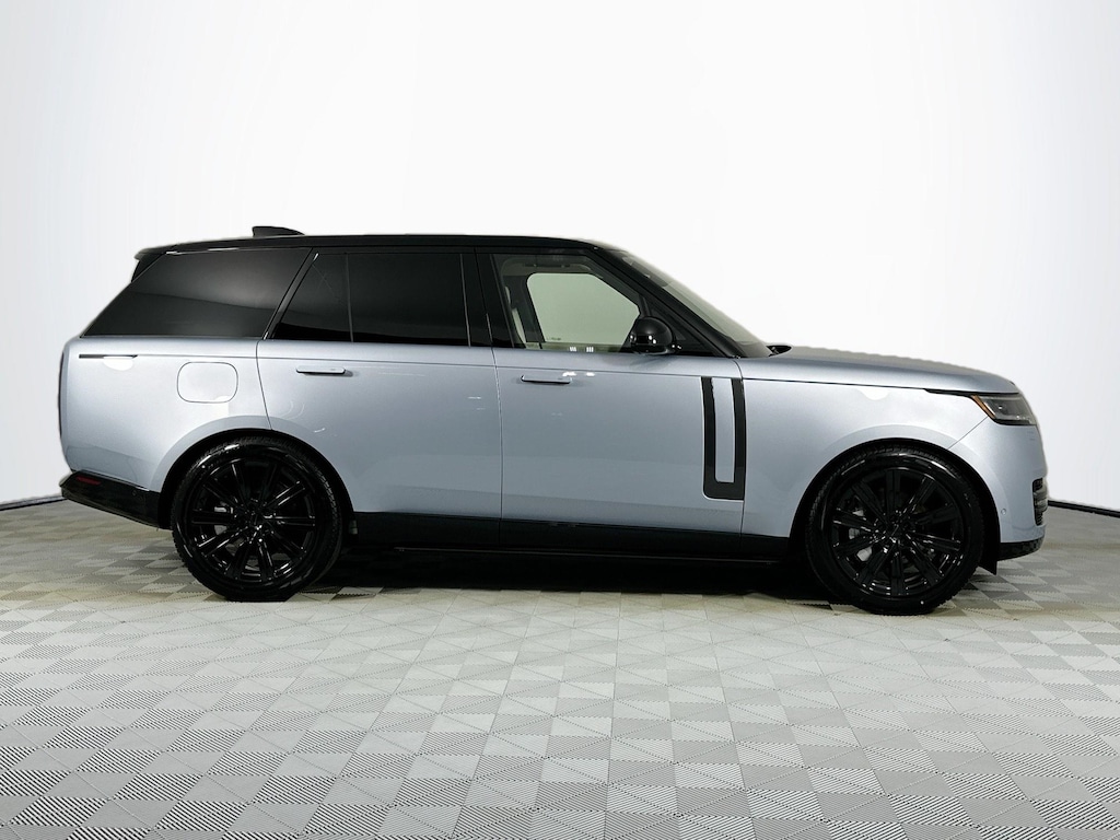 New 2026 Land Rover Range Rover SE SUV