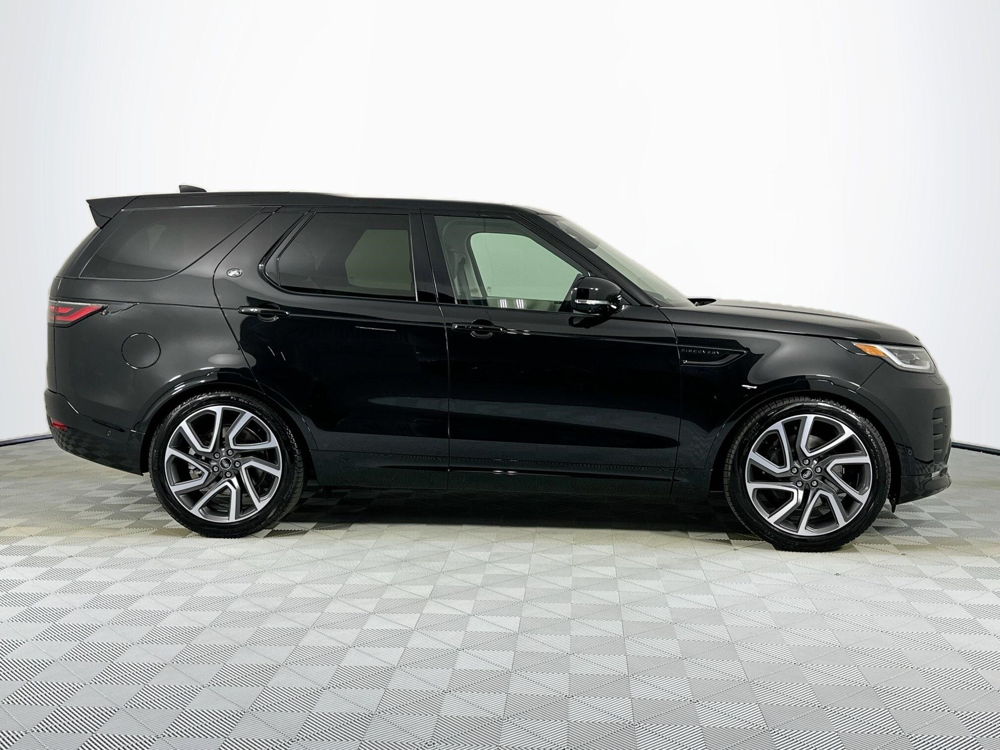 2025 Land Rover Discovery SE photo 4