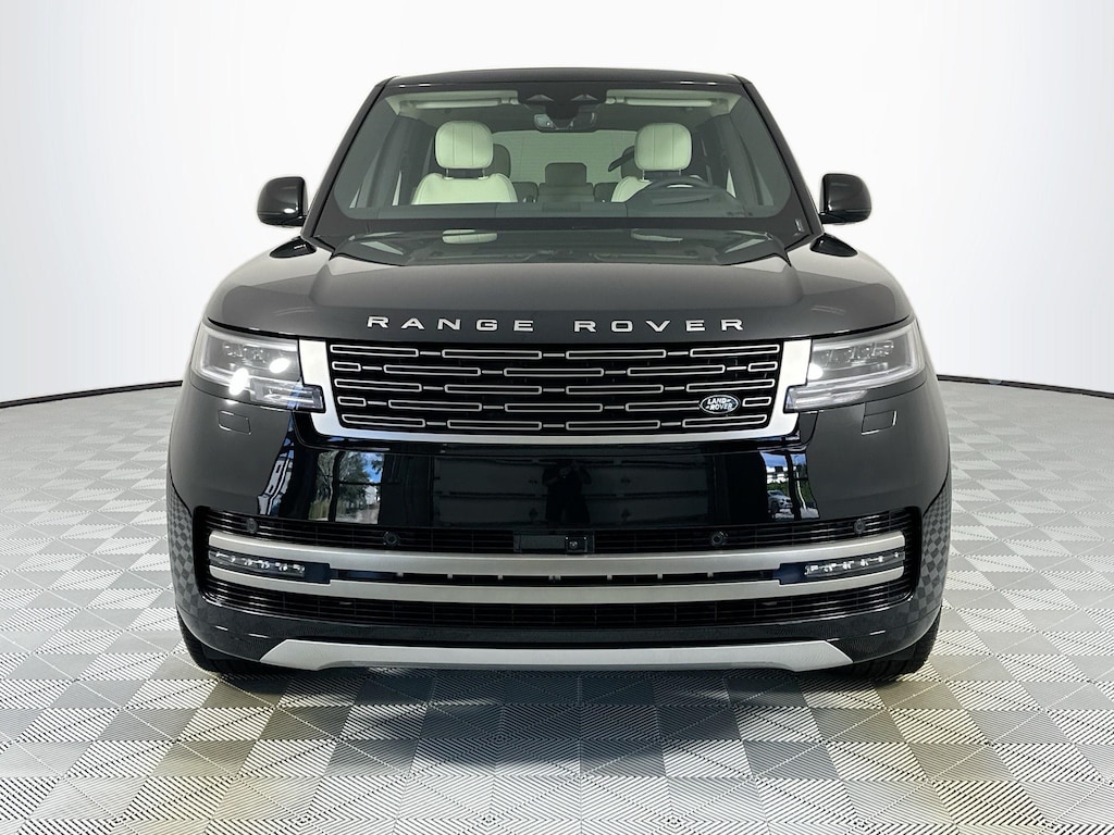 New 2025 Land Rover Range Rover SE SUV