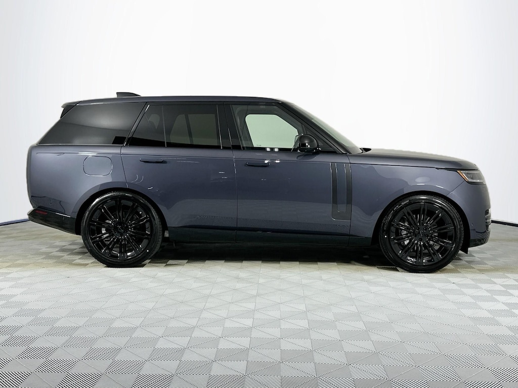 New 2026 Land Rover Range Rover SE 400PS SUV