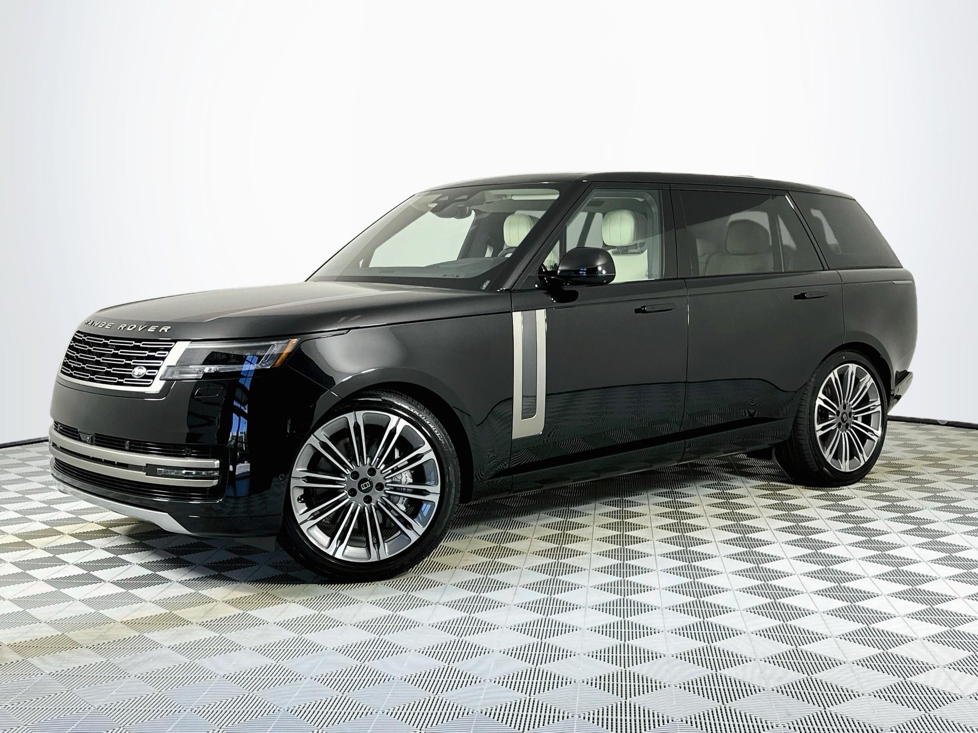 2027 Land Rover Range Rover SE LWB7 P530