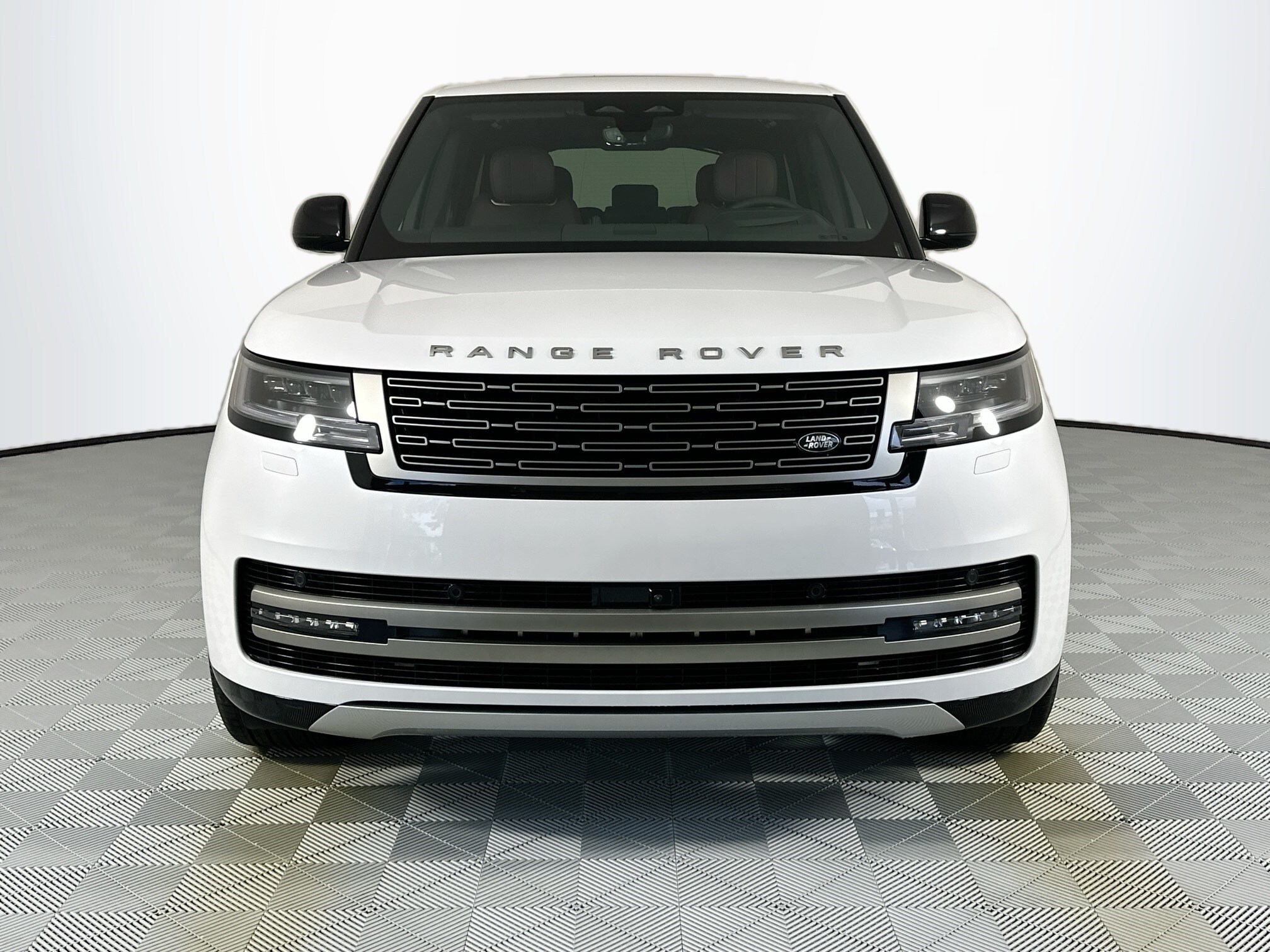 2025 Land Rover Range Rover SE photo 2