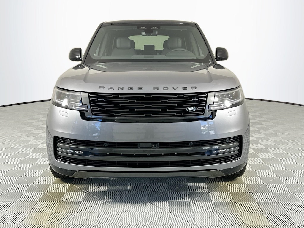 New 2025 Land Rover Range Rover SE SUV