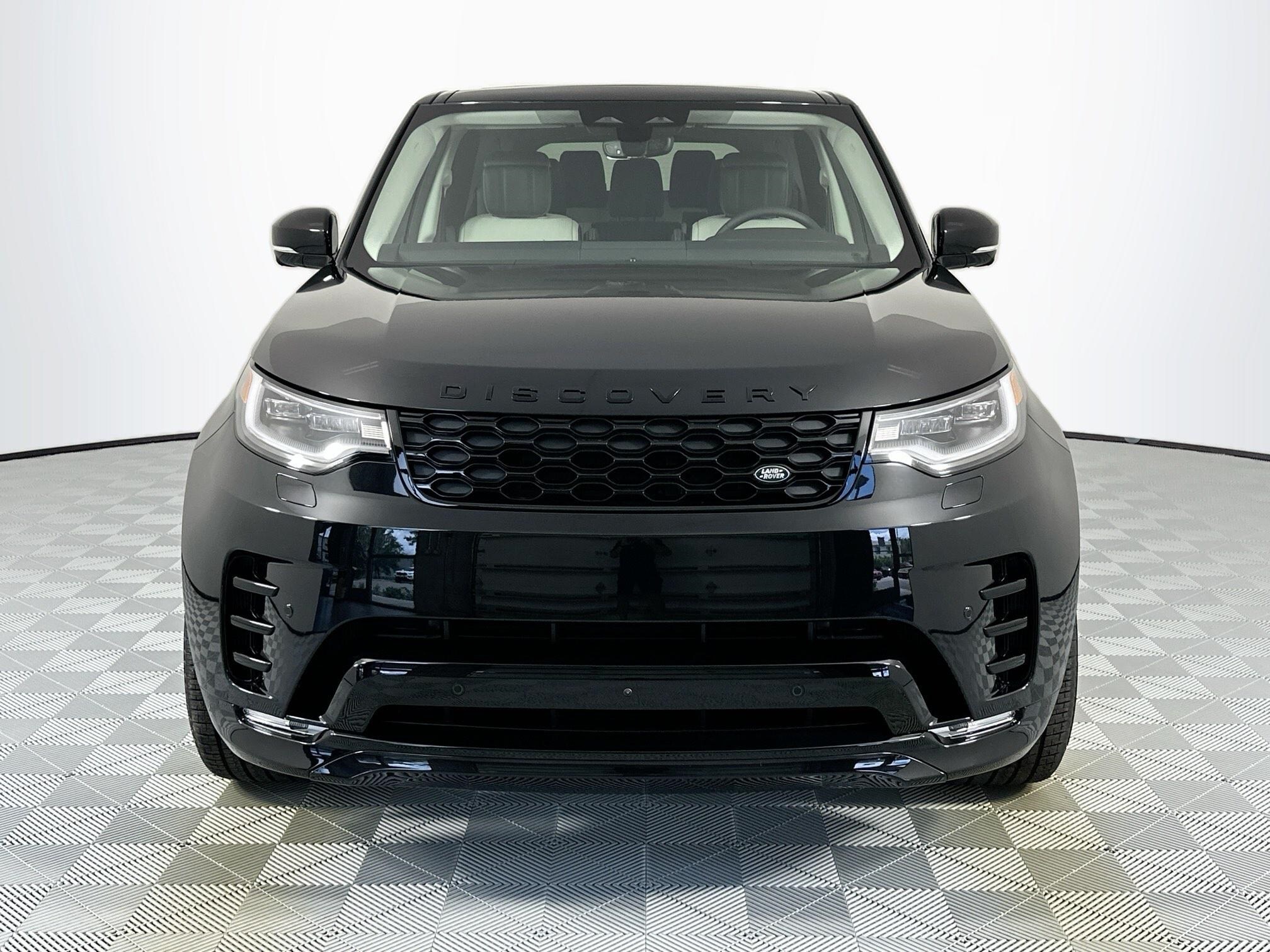 2025 Land Rover Discovery SE photo 2
