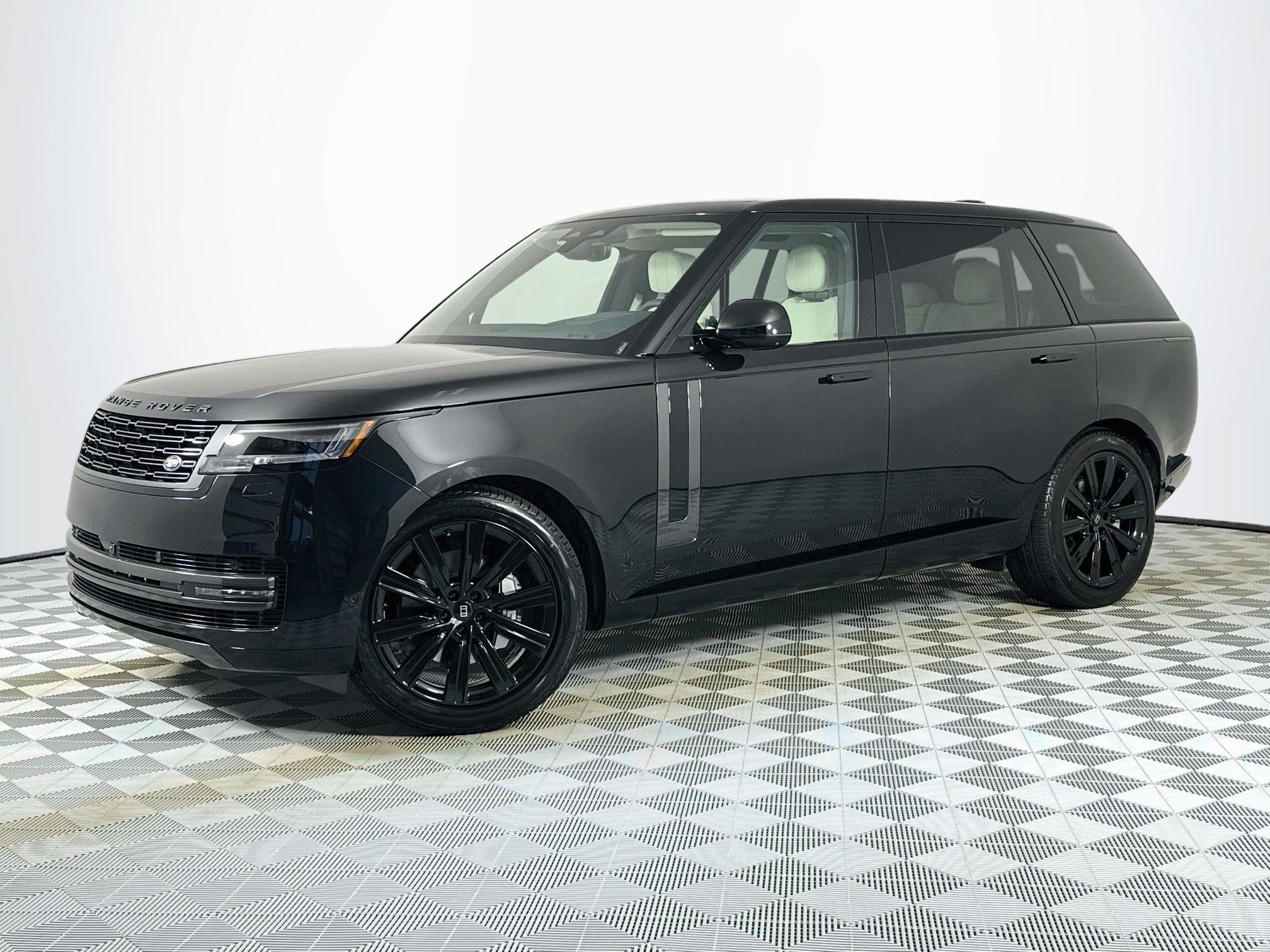 2027 Land Rover Range Rover SE LWB7 P400