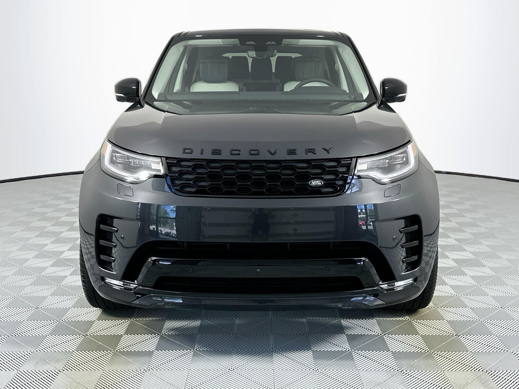 2025 Land Rover Discovery SE photo 2