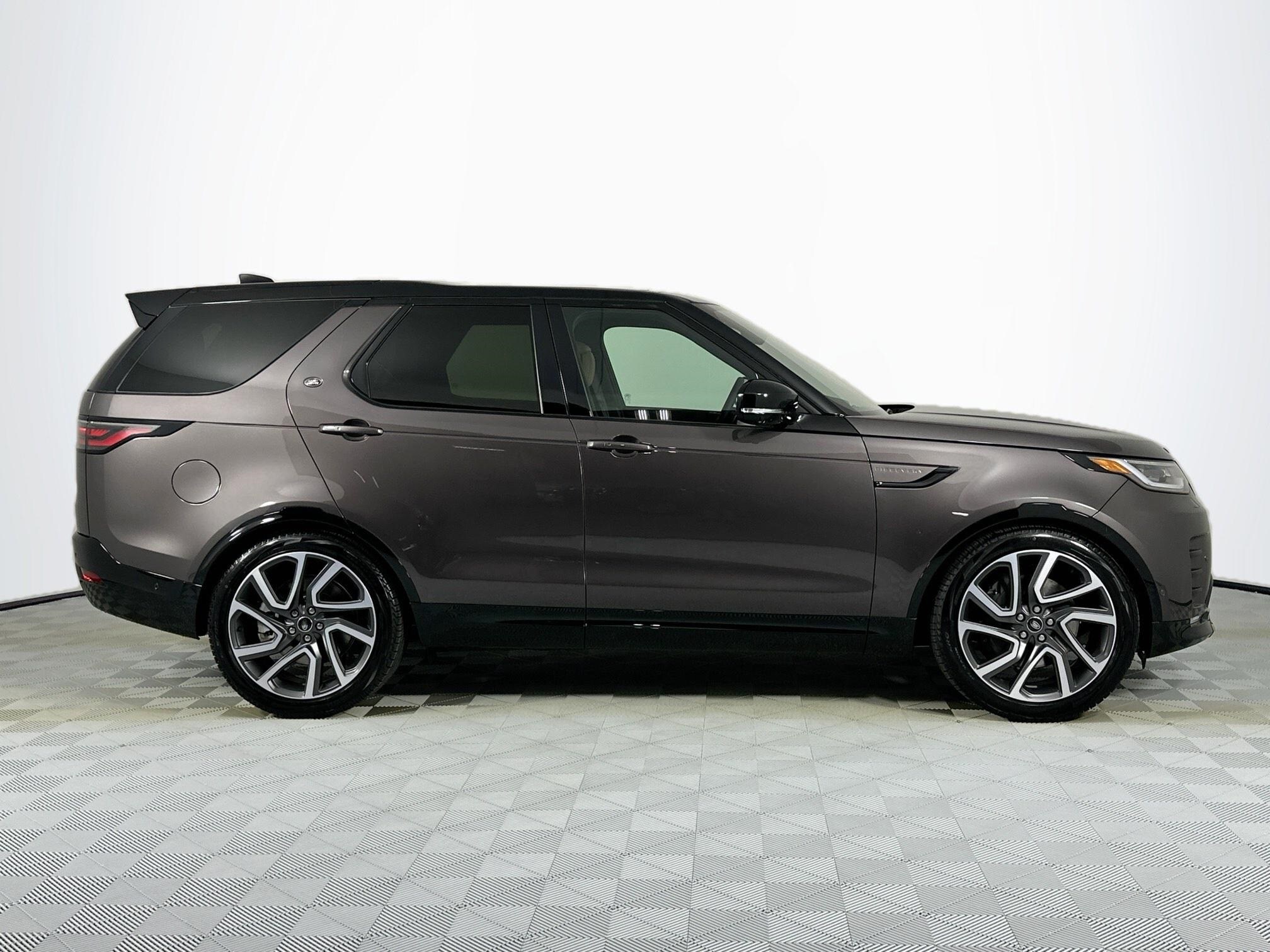 2025 Land Rover Discovery SE photo 4
