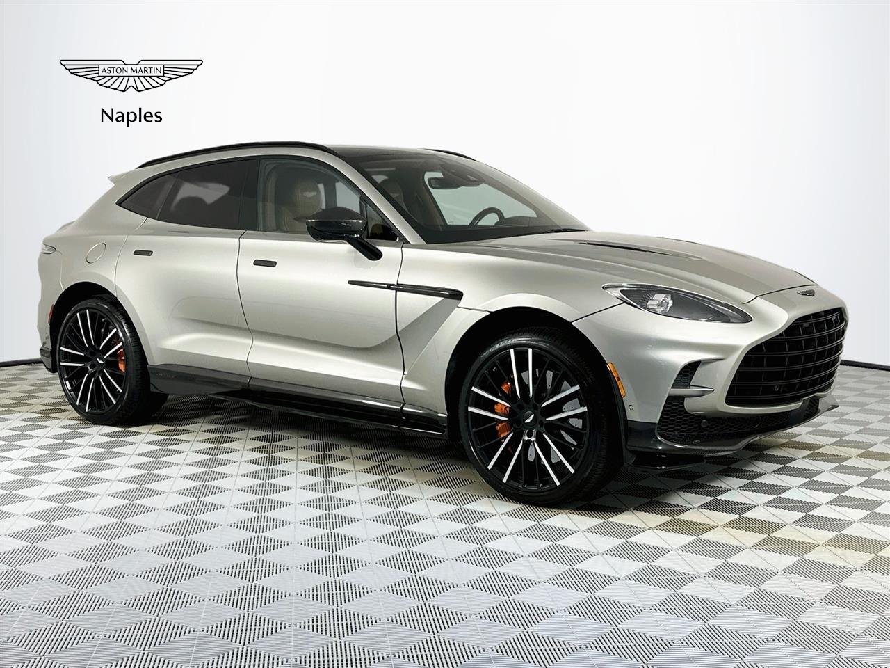 2023 Aston Martin DBX707