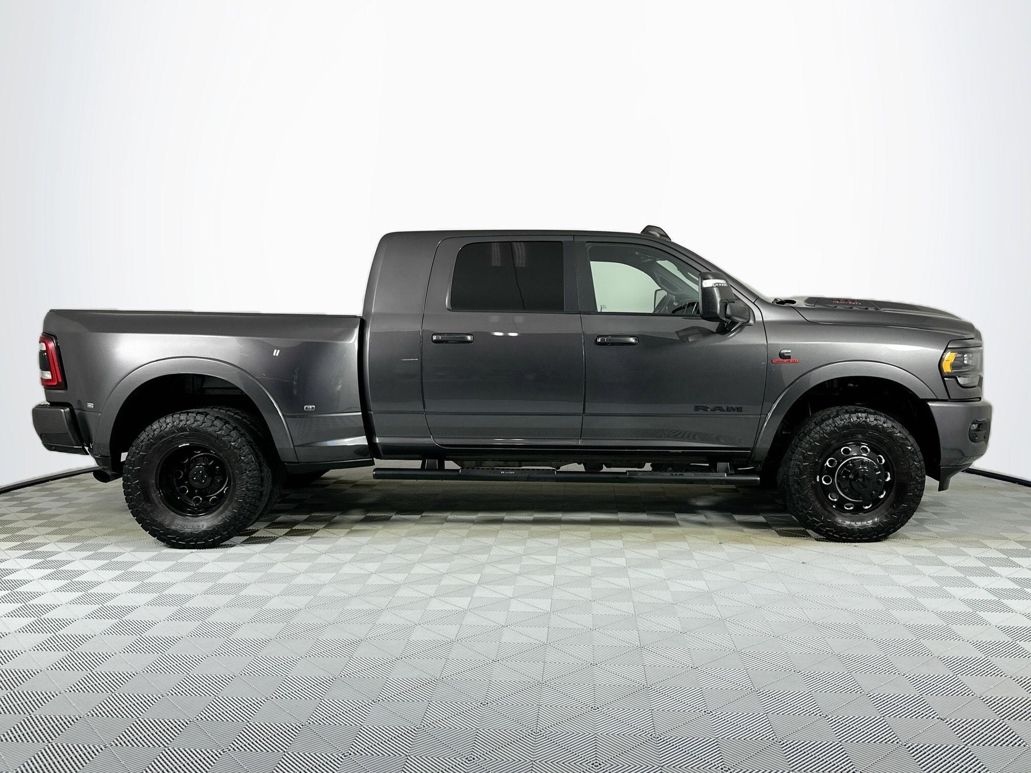 2023 Ram 3500 Limited photo 4