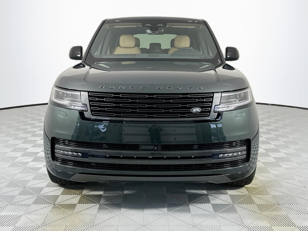 New 2025 Land Rover Range Rover SE SUV