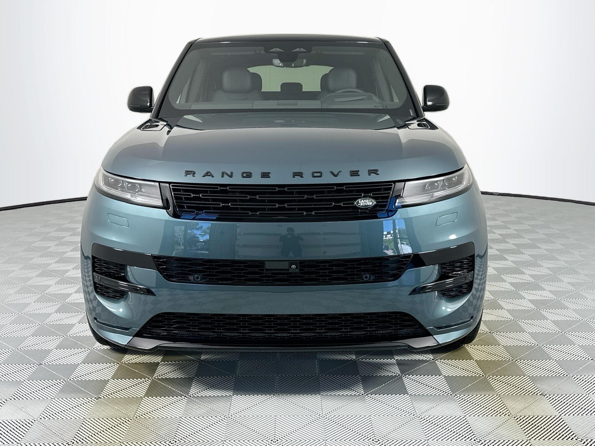 2025 Land Rover Range Rover Sport SE photo 2
