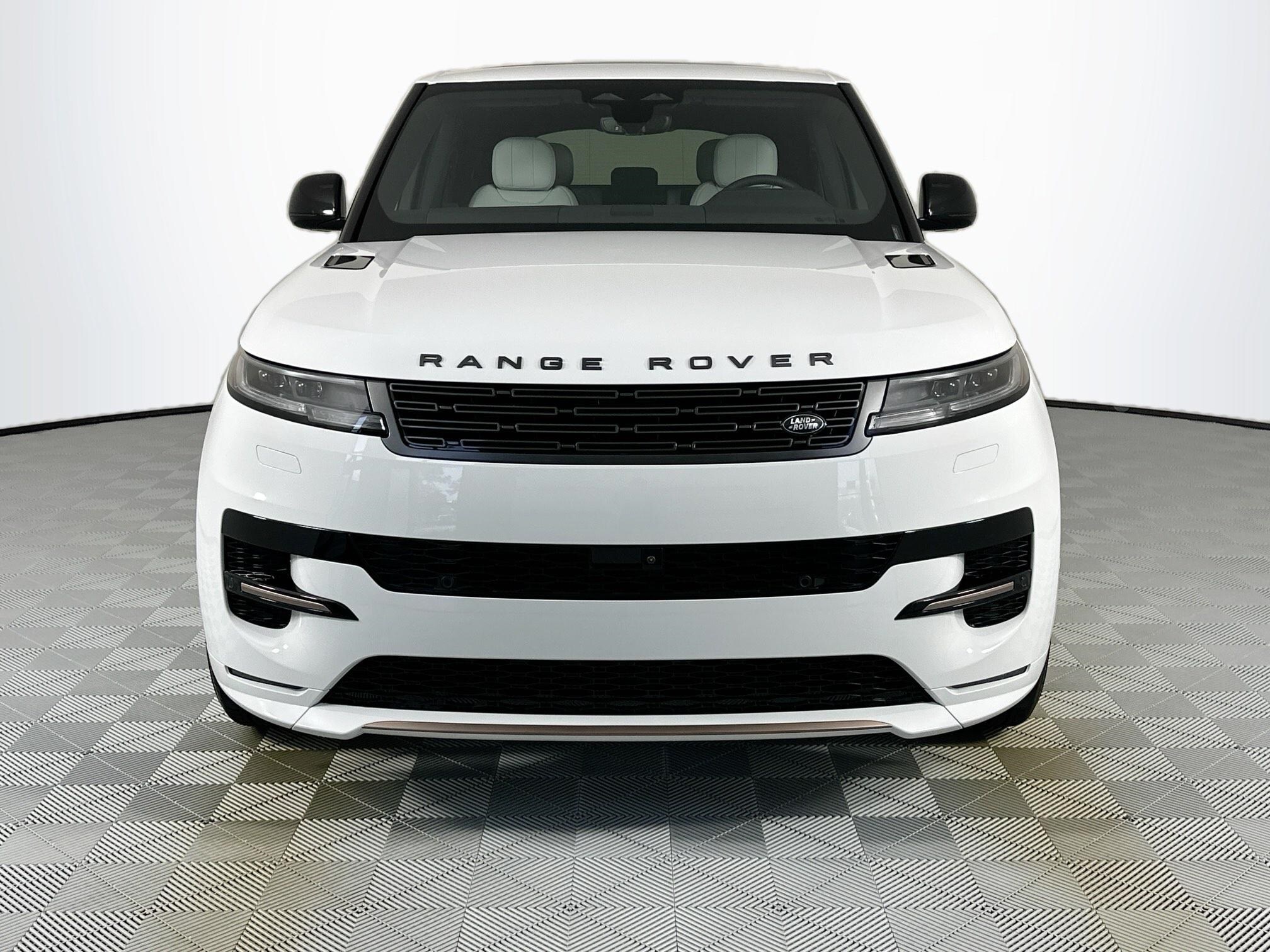 2025 Land Rover Range Rover Sport SE photo 2