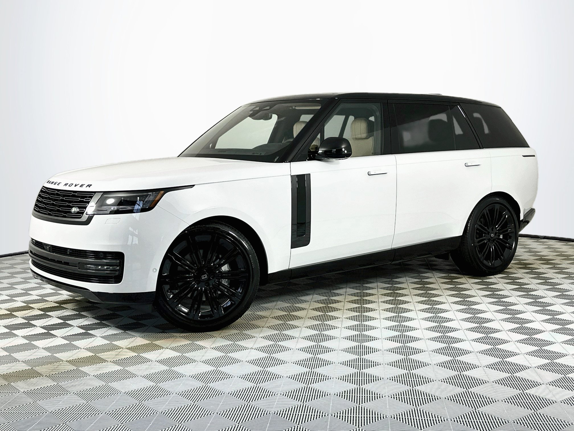 2027 Land Rover Range Rover SE LWB7 P400