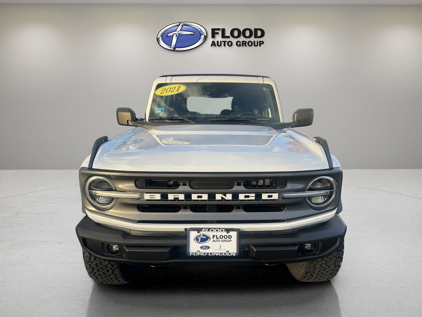 2021 Ford Bronco Base photo 2
