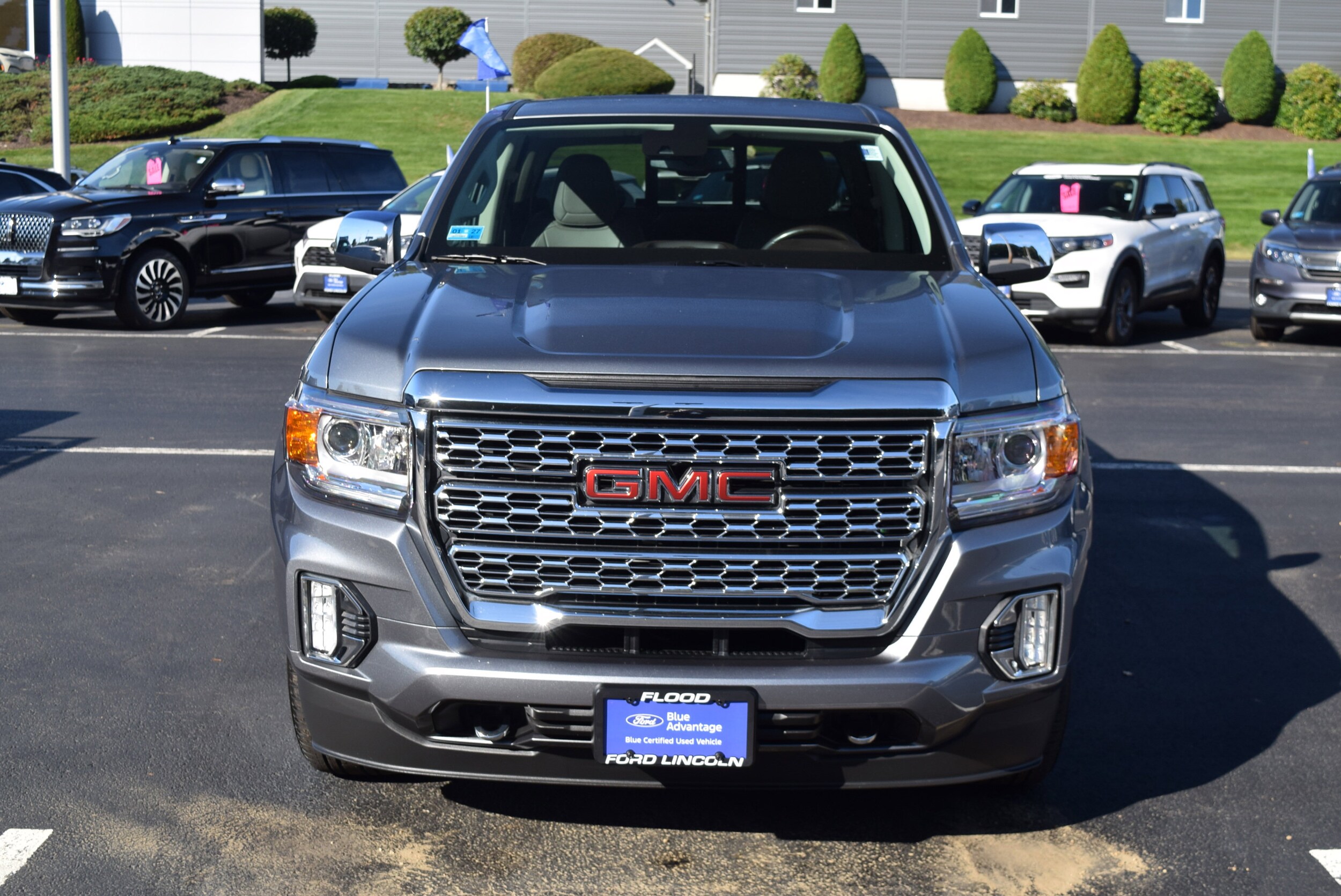 2022 Gmc Canyon Denali photo 2
