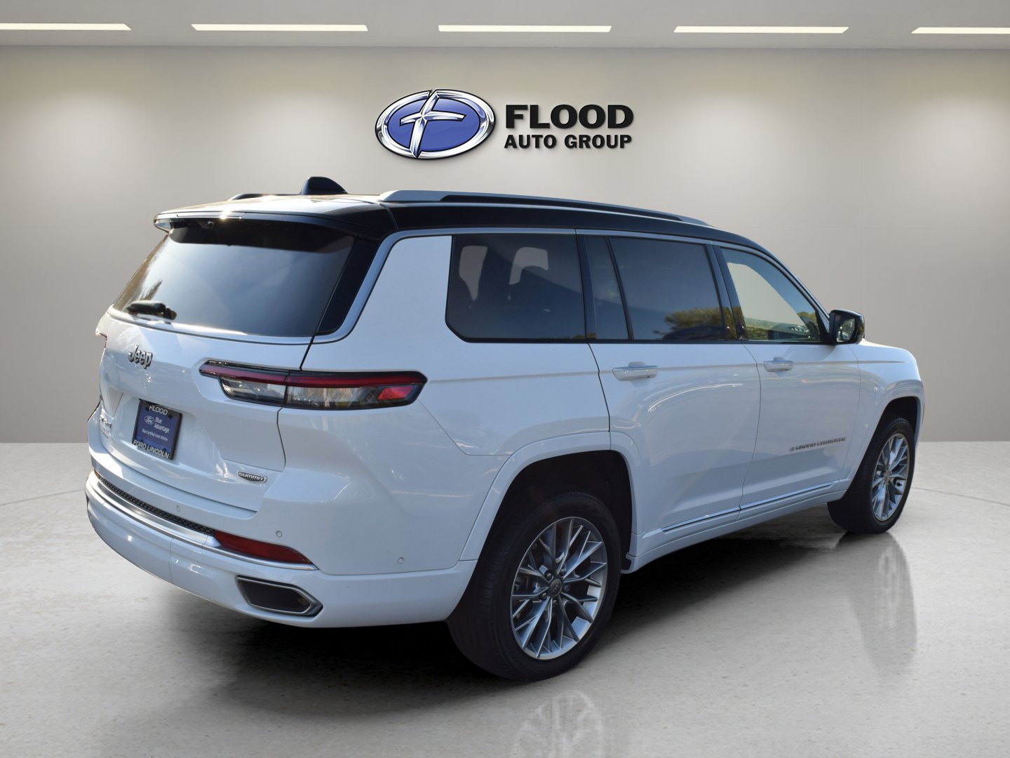 2023 Jeep Grand Cherokee L Summit photo 4
