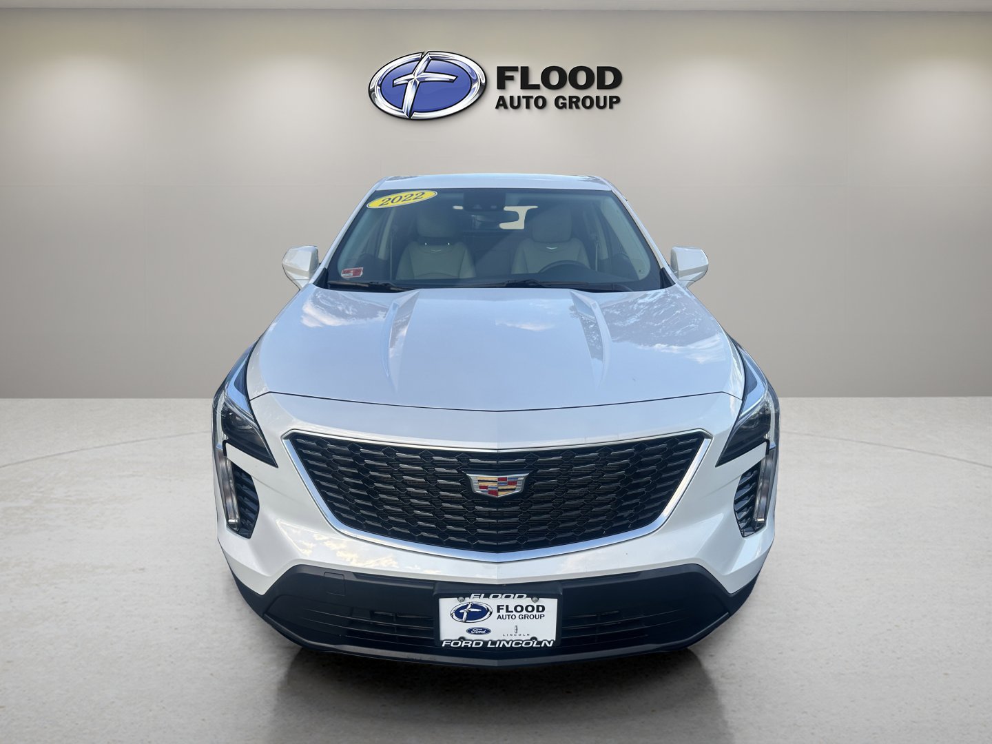 2022 Cadillac XT4 Luxury photo 2