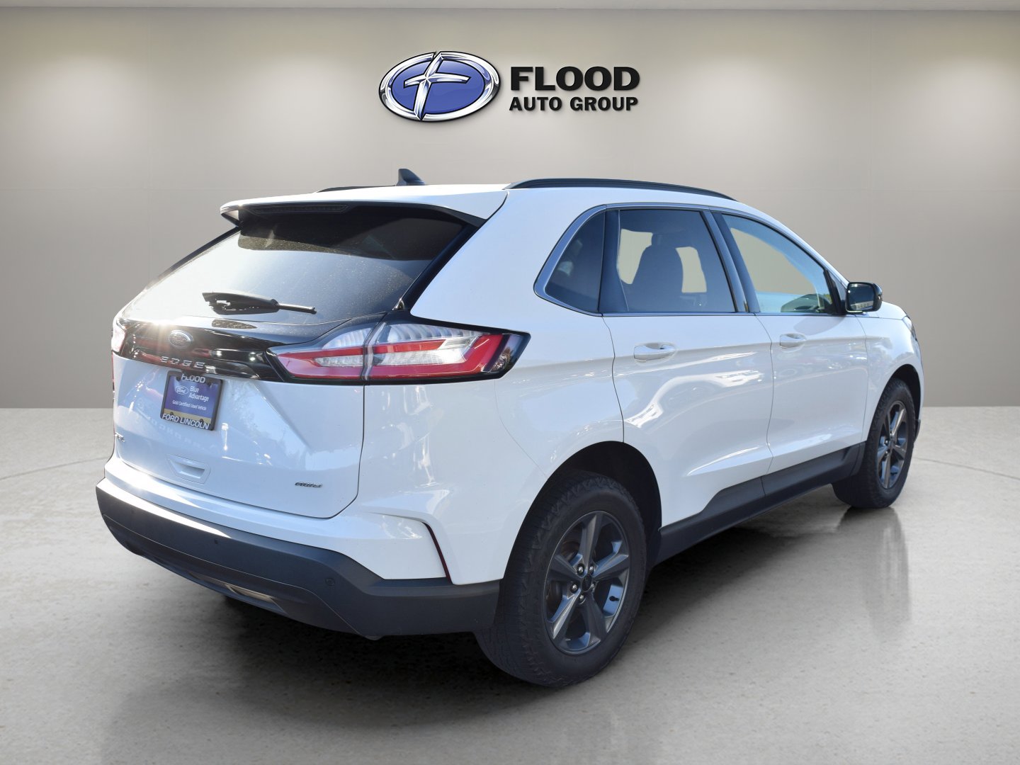 2022 Ford Edge SEL photo 4