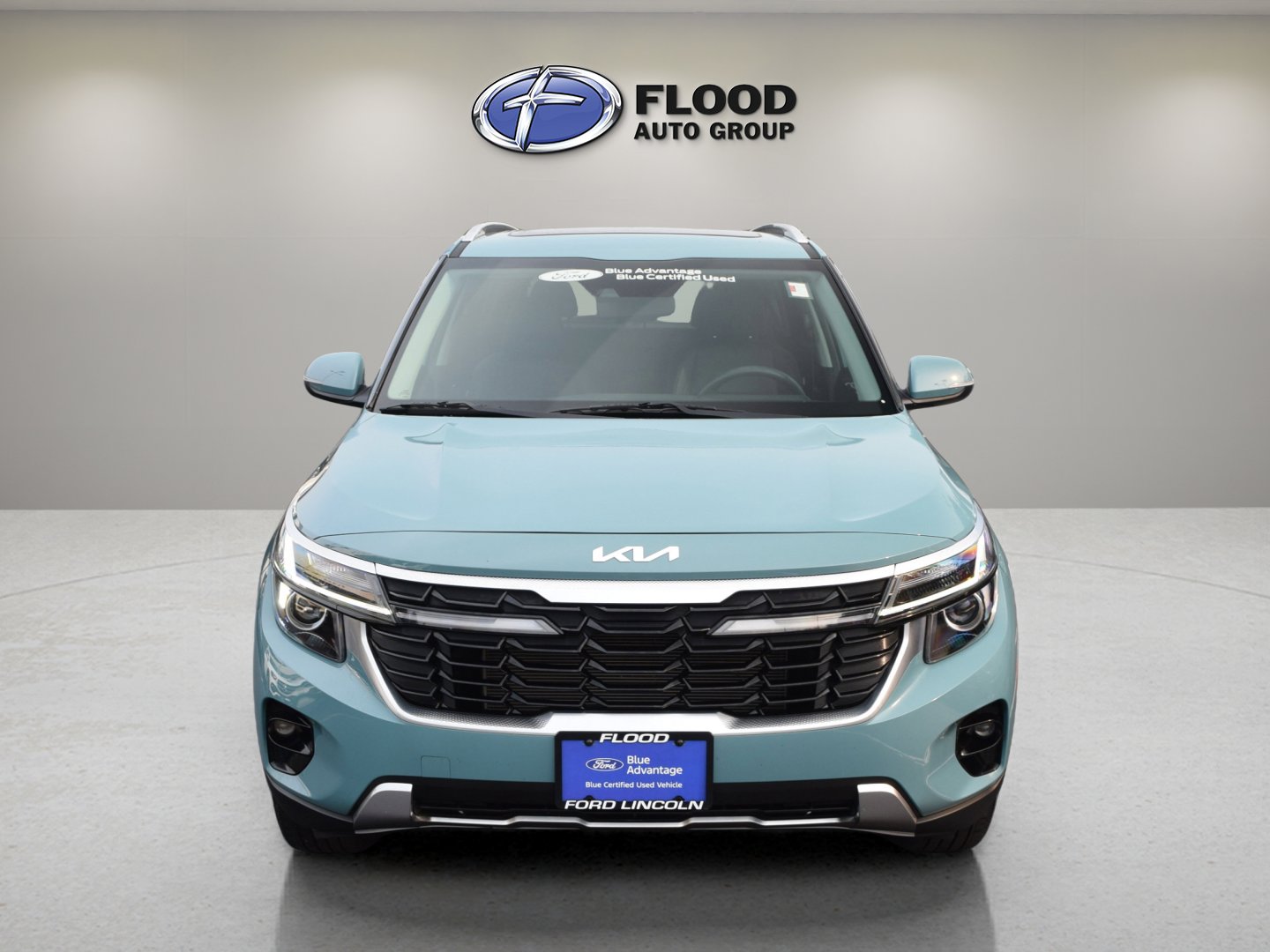 2024 Kia Seltos EX photo 2