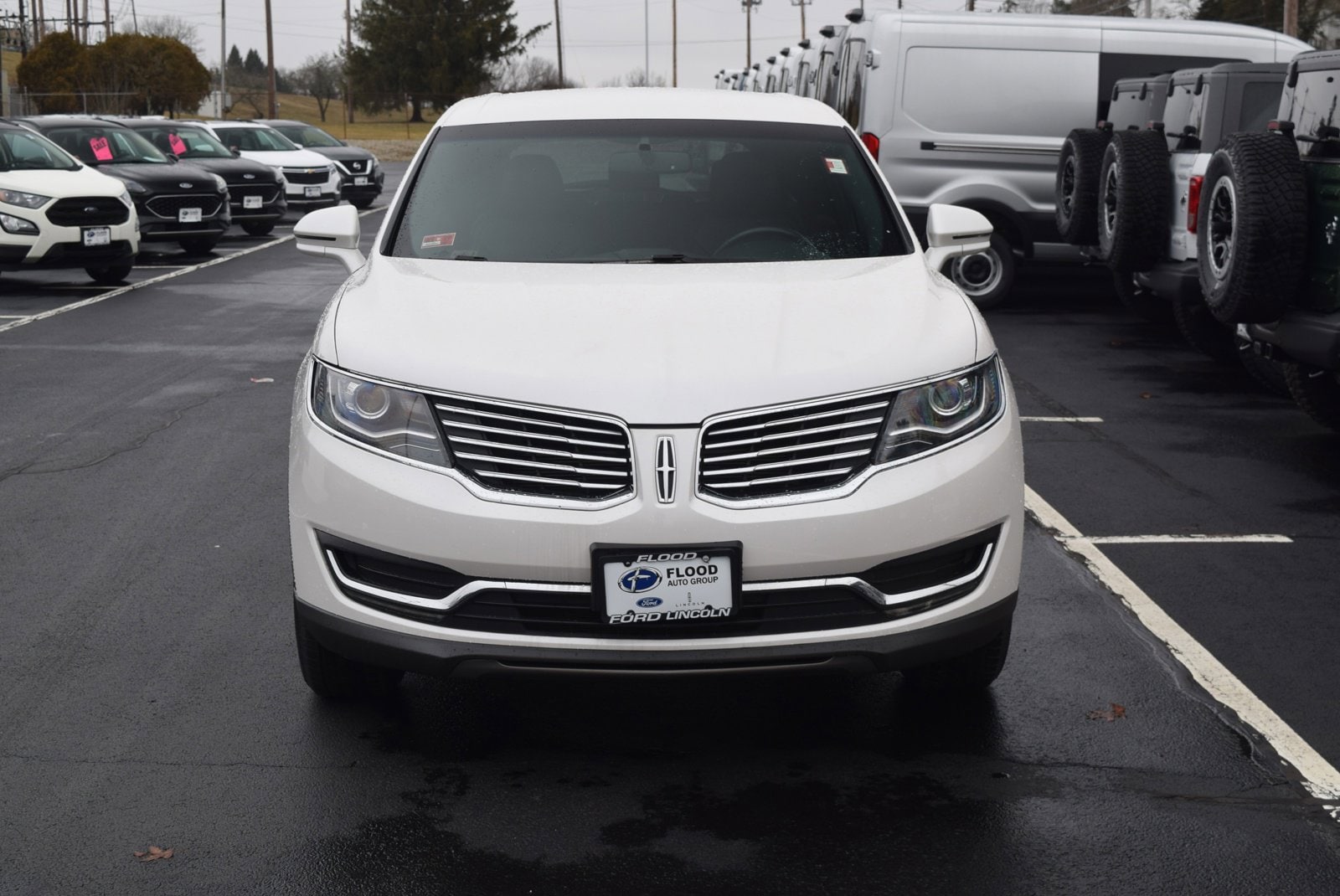 Used 2016 Lincoln MKX Select with VIN 2LMTJ8KR8GBL27324 for sale in Narragansett, RI