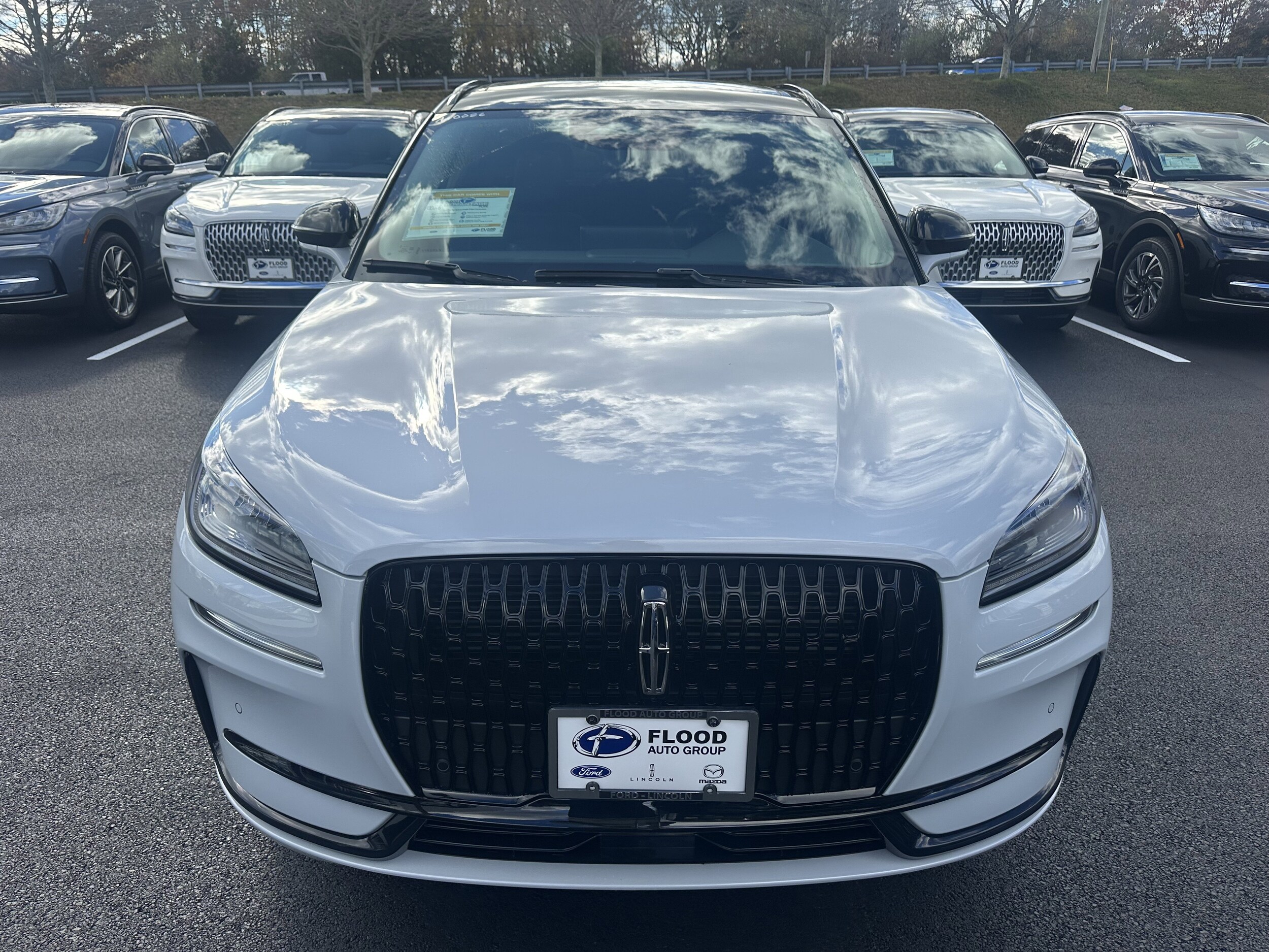 2026 Lincoln Corsair Premiere photo 2