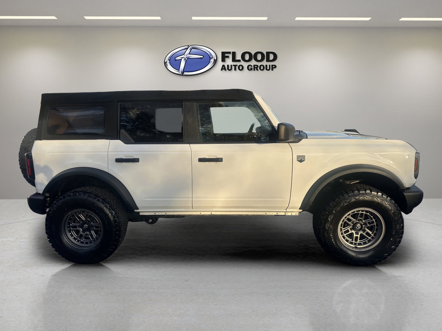 2021 Ford Bronco Base photo 4