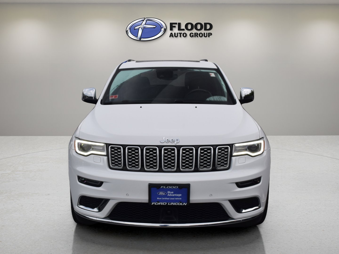 2020 Jeep Grand Cherokee Summit photo 2