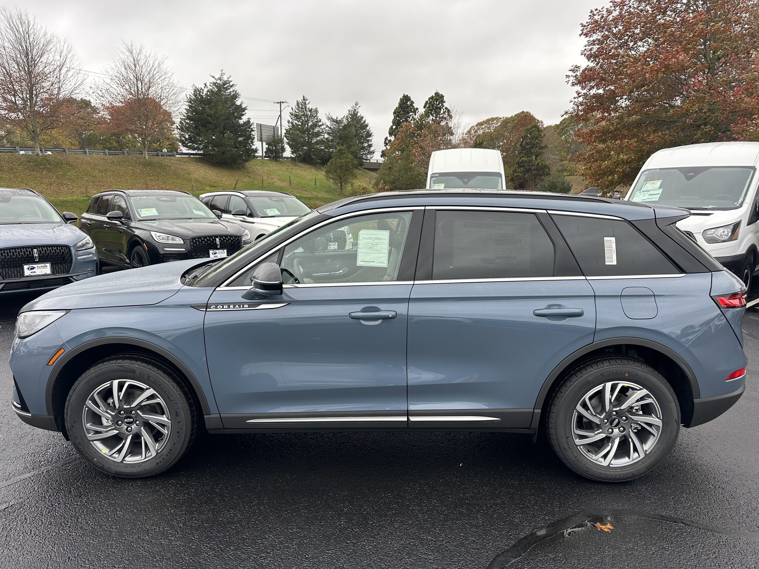 2026 Lincoln Corsair Premiere photo 4