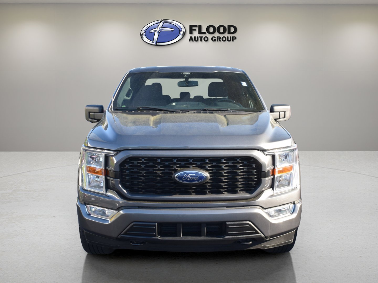 2022 Ford F-150 XL photo 2